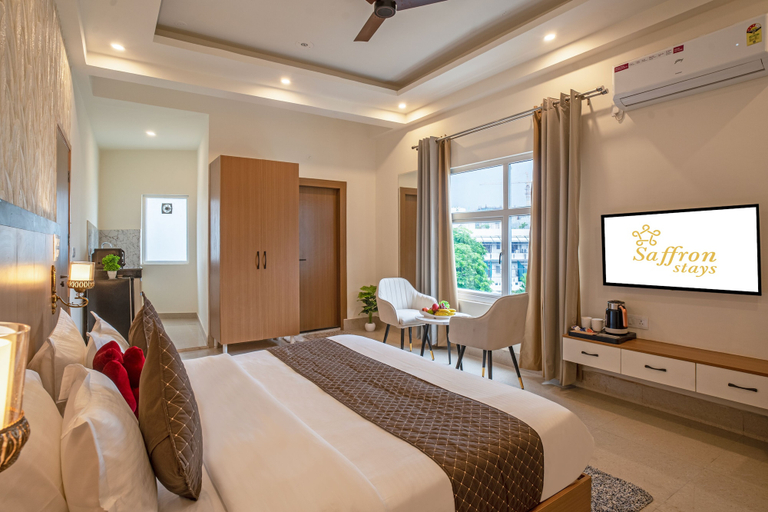 Room 3, Hotel Saffron Stays, Gautam Buddha Nagar