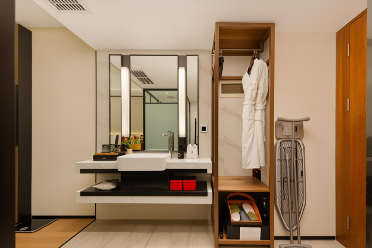 Bathroom 4, Grand Kingtown S Hotel, Chengdu