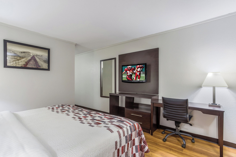 Bedroom 3, Red Roof Inn Meridian, Lauderdale