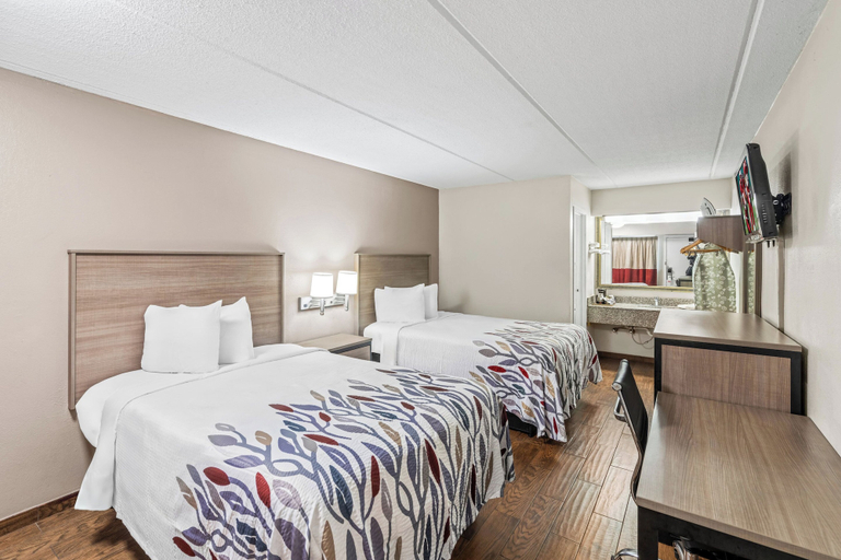 Bedroom 3, Red Roof Inn Jackson Downtown - Fairgrounds, Hinds