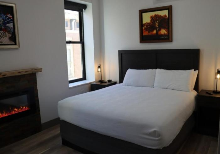 Bedroom 3, The Hotel By Gold Dust, Lawrence