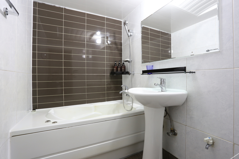 Bathroom 5, Hongcheon Alps, Hongcheon