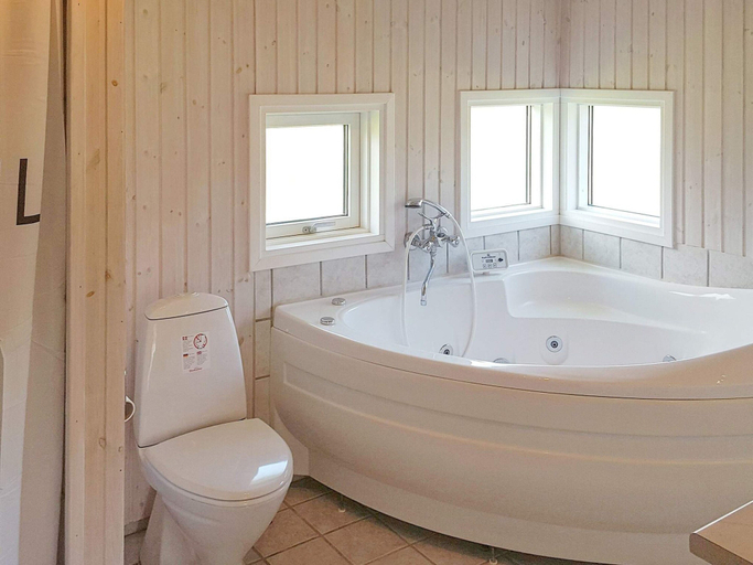 Bathroom 3, 5 Star Holiday Home in Vaeggerlose, Guldborgsund