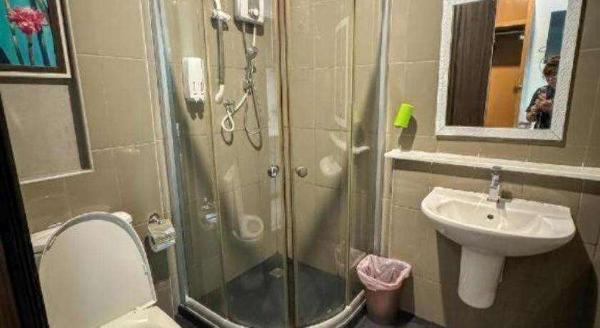 Bathroom 5, BB HOUSE pattaya, Pattaya