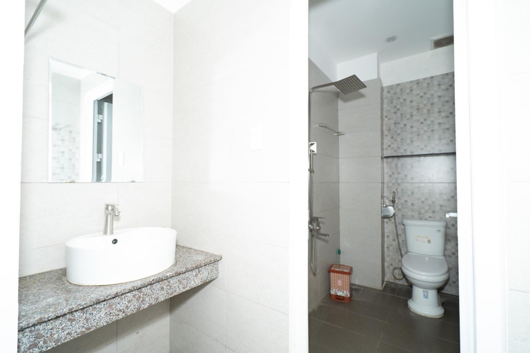 Bathroom 5, Bona Hostel, Da Nang