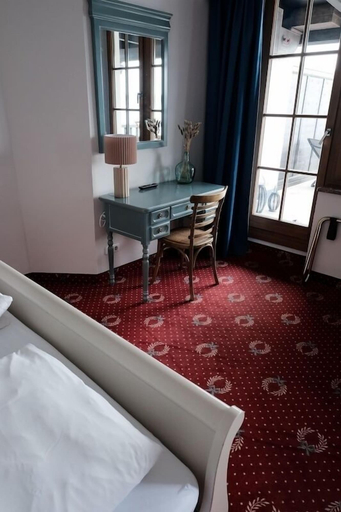 Bedroom 3, Strandhotel Berg, Starnberg