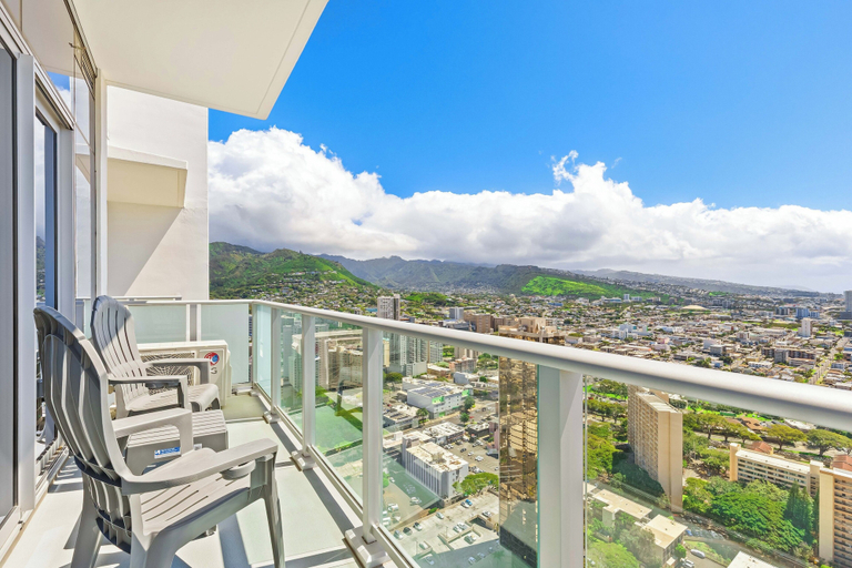 Exterior 3, Luxury 1-bedroom Penthouse Overlooking Diamond Head, Honolulu