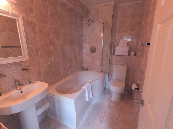 Bathroom 4, Hamlet Hotels Maidstone, Kent