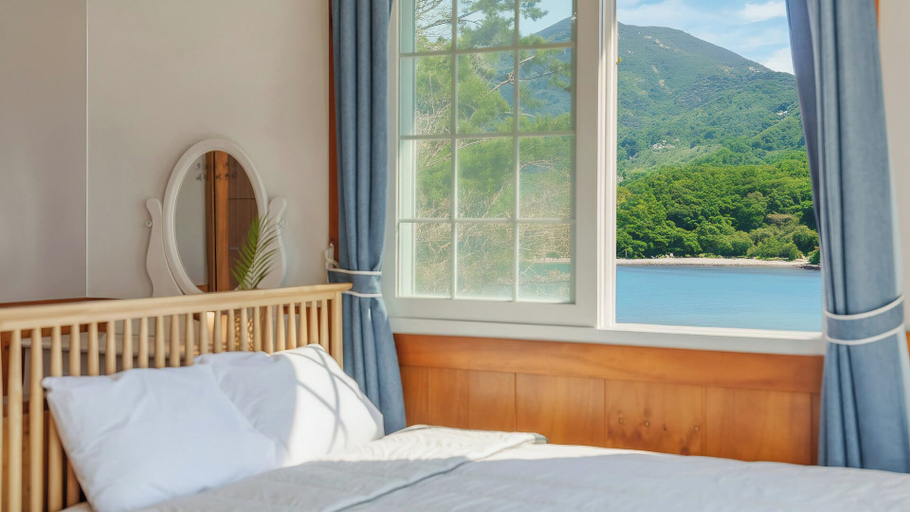 Bedroom 2, Geoje Come and Stay Pension, Geoje