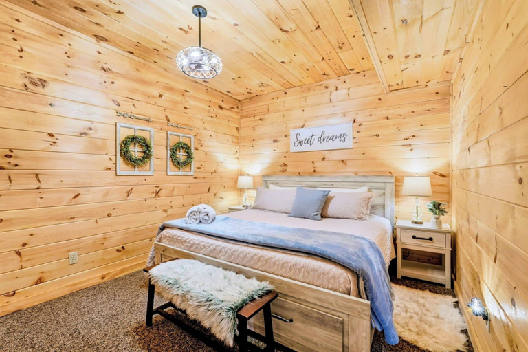 Bedroom 3, Misty Creek Cabin Private 3 BDR w/ Game Room!, Fannin