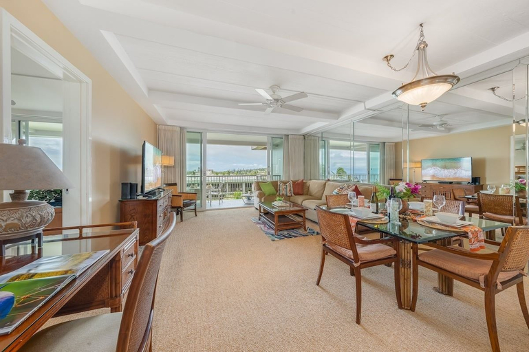 Interior 4, Kaanapali Oceanfront 1BR Superb Views, Sleeps 4-whaler 712, Maui