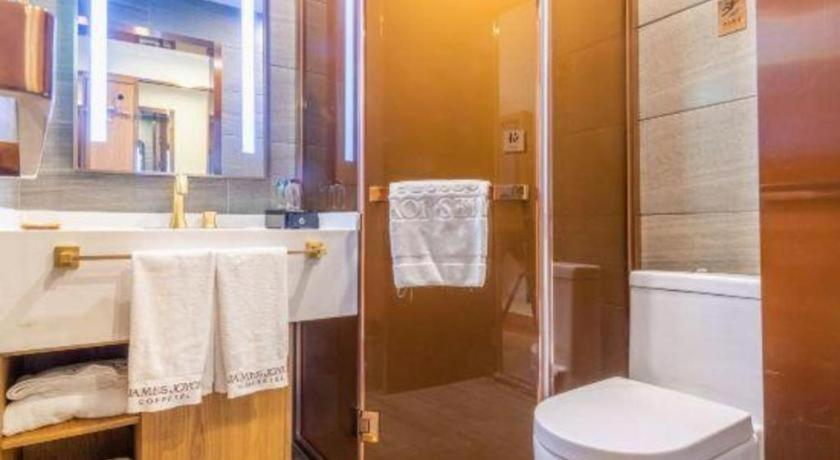 Bathroom 4, James Joyce Coffetel Harbin Central Street, Harbin