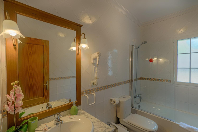 Bathroom 2, Villa Tuduri, Baleares