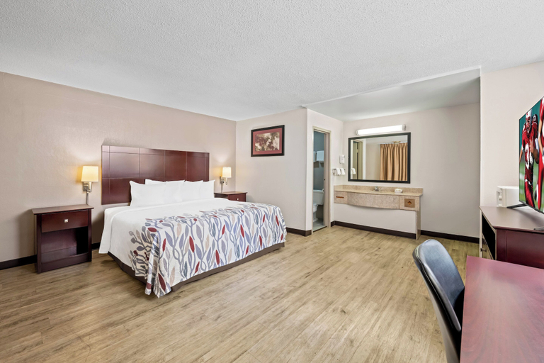 Bedroom 2, Red Roof Inn Abingdon, Washington