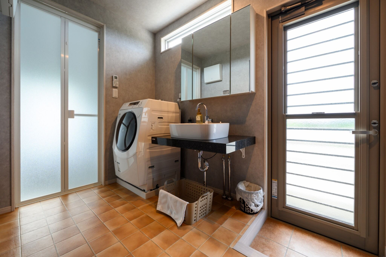 Bathroom 4, Orange House, Miyakojima