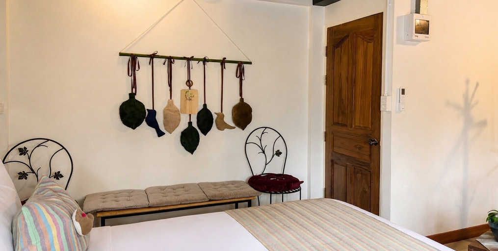 Room 2, Retro at Mae Rim, Mae Rim