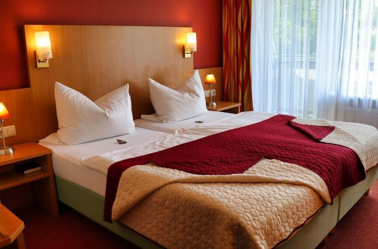 Bedroom 3, Landgasthof Allerparadies, Celle