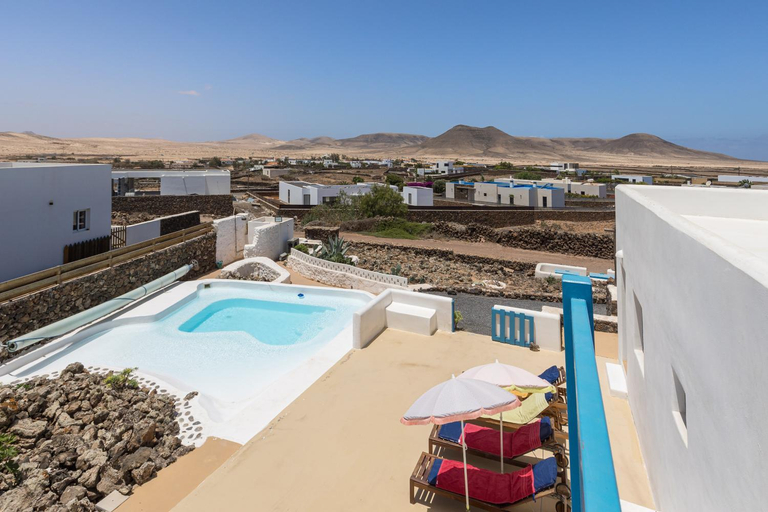 Sport & Beauty 2, Villa Alfonso NEW, with local traditional style, Las Palmas