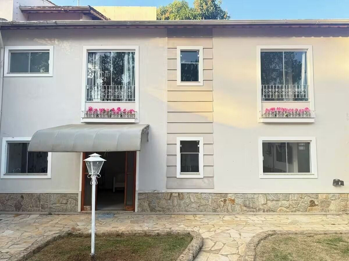 Exterior detail, Recanto dos Pinheiros- Suítes exclusivas, São Lourenço