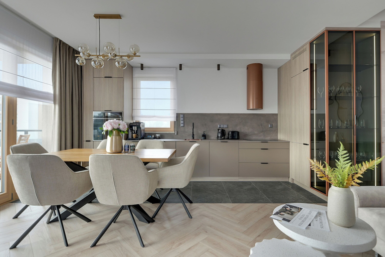 Private kitchenette 3, Porto Seaside with Gym and Parking, Gdańsk City