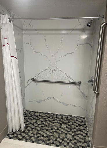 Bathroom 4, Red Roof Inn & Suites Brunswick I-95, Glynn