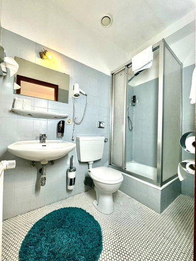 Bathroom, Hotel Rucking, Northeim