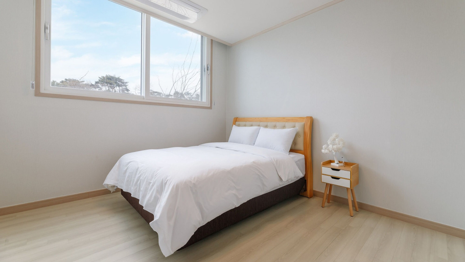 Bedroom 3, Taean Blueisland Pool Villa, Taean