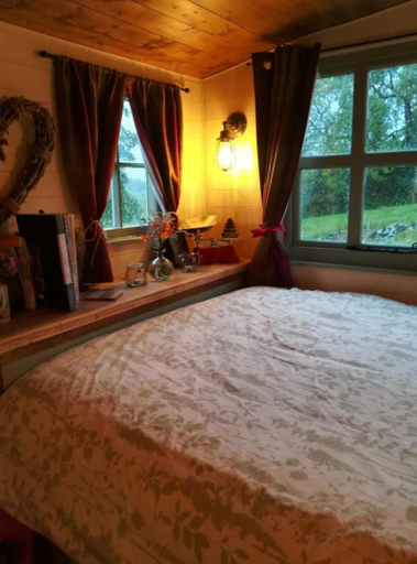 Bedroom 3, Shepherds Watch, Staffordshire