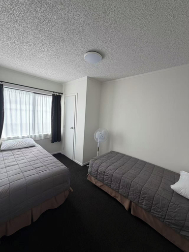 Bedroom 2, Grosvenor Motor Inn, Hamilton