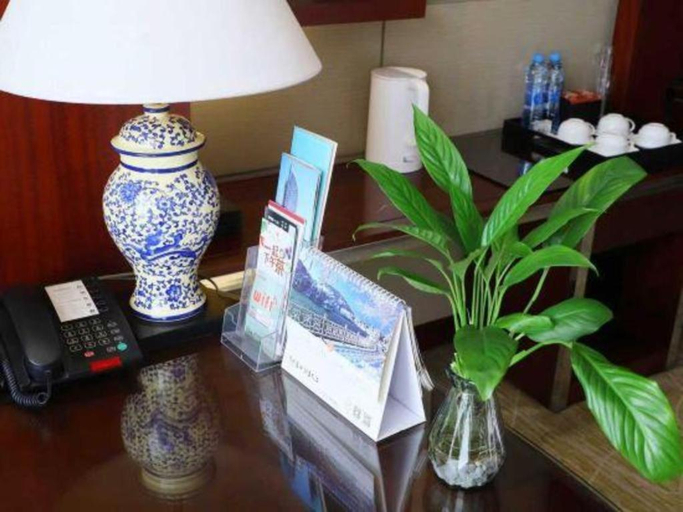 Others 5, XinHua JianGuo Hotel, Jiujiang