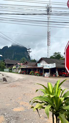Food & Drinks 5, River view villas, Vangvieng
