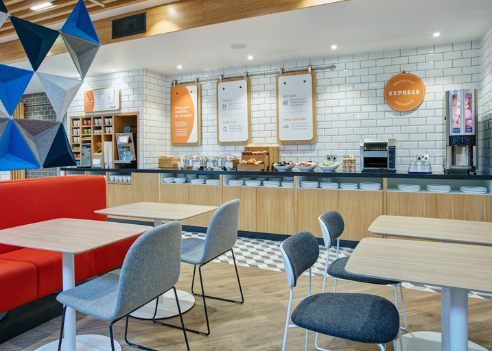 Food & Drinks 5, Holiday Inn Express London - Ealing by IHG, London