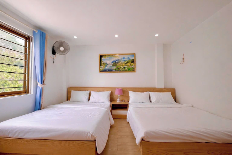 Room 2, Sea Side Hotel & Music Box, Cát Hải