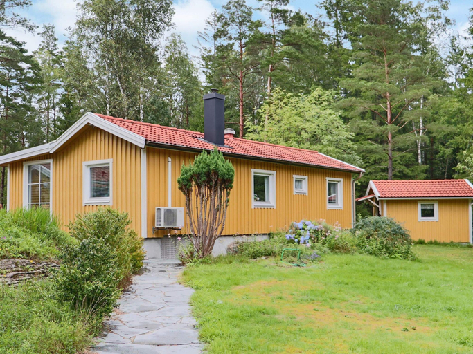 Primary image, 4 Person Holiday Home in Fjaras, Mark