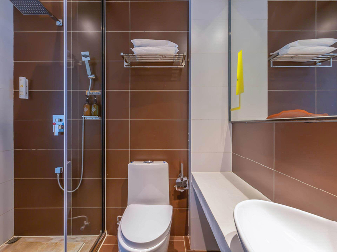 Bathroom 3, IU Hotel Beijing Yizhuang Economic Development Zone 2nd Chuangke Street, Beijing