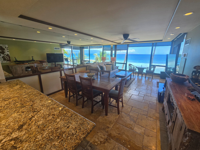 Interior 5, Oceanfront 1BD With Panoramic Ocean & Sunset Views -mahana 406, Maui