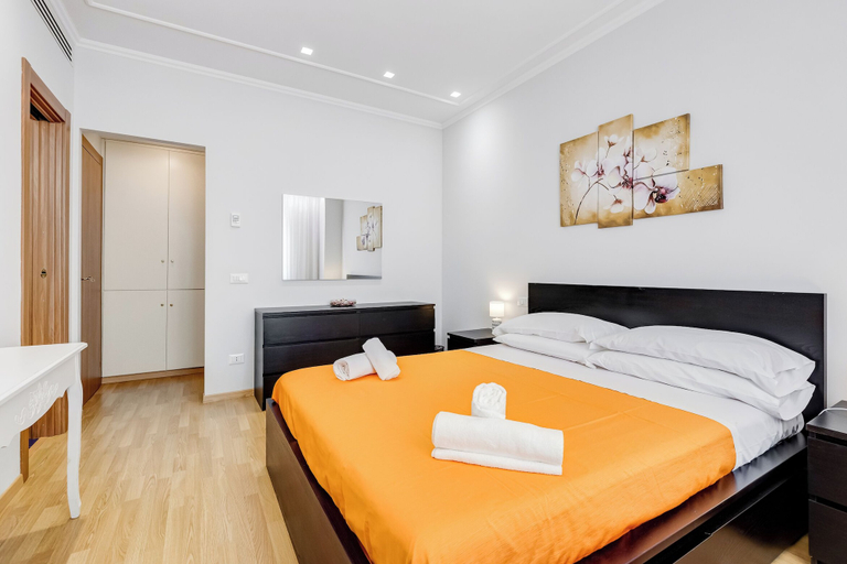 Room 5, Vatican Flat 2 Bedrooms 2 Ensuite Baths, Rome