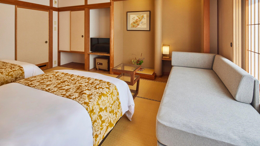 Bedroom 3, Biwako Grand Hotel, Ōtsu