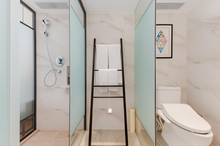 Bathroom 4, Grand Kingtown S Hotel, Chengdu