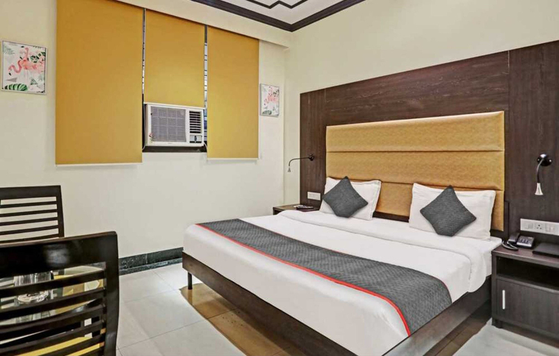 Room 4, Deluxe Vishwavidyalaya Metro, Kanpur Nagar