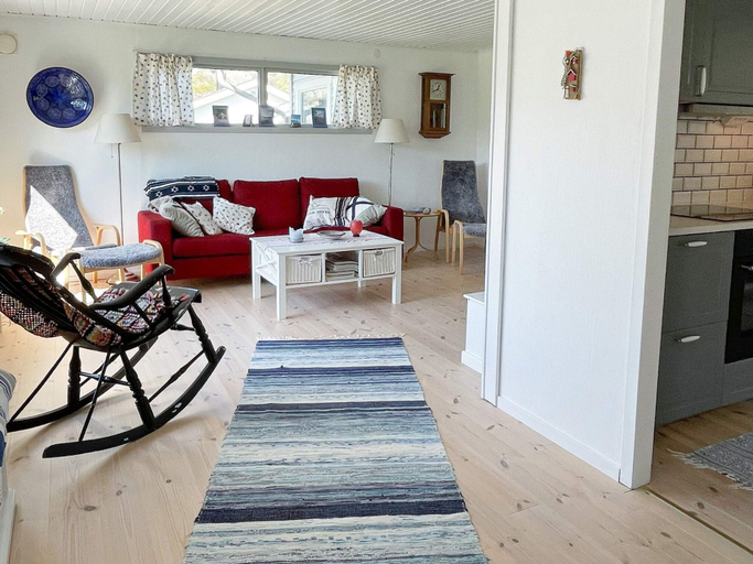 Others 4, 4 Star Holiday Home in Skarhamn, Tjörn