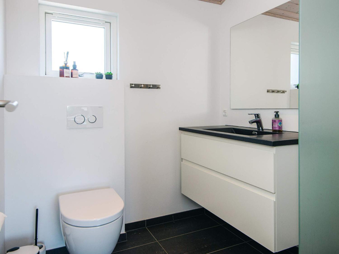 Bathroom 3, 4 star holiday home in Løkken, Hjørring