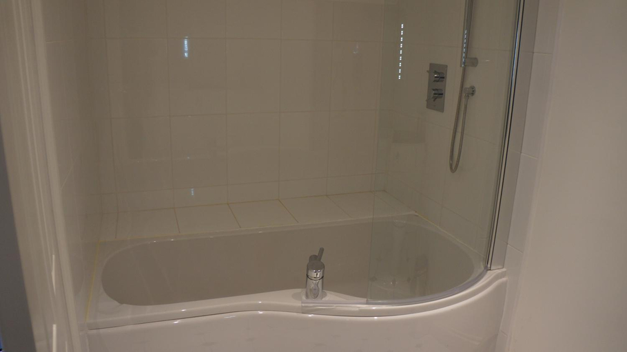 Bathroom 3, The Lyn Valley, Devon