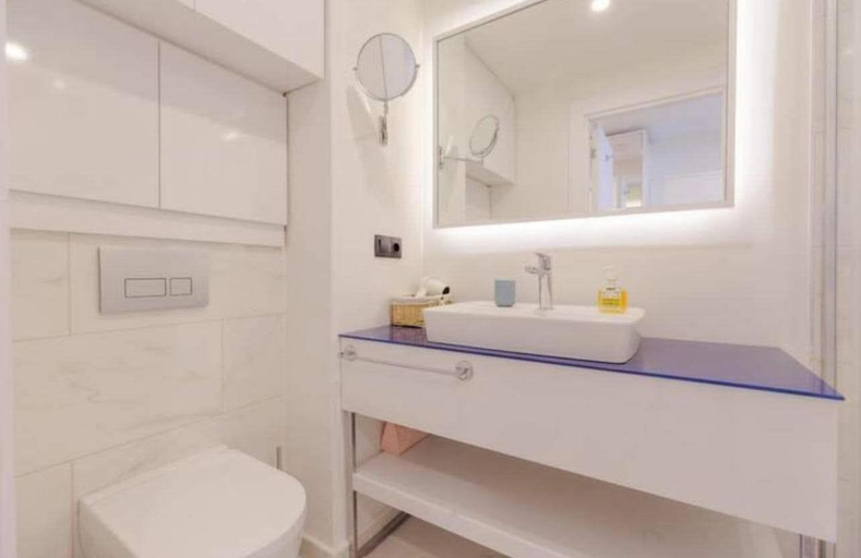 Bathroom 3, ORBI CITY - Black Sea Apartments, Batumi