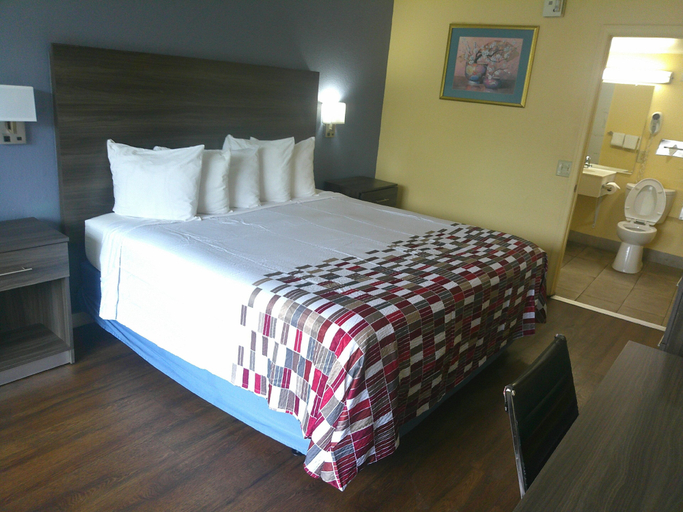 Bedroom 3, Red Roof Inn Hampton Coliseum, Hampton