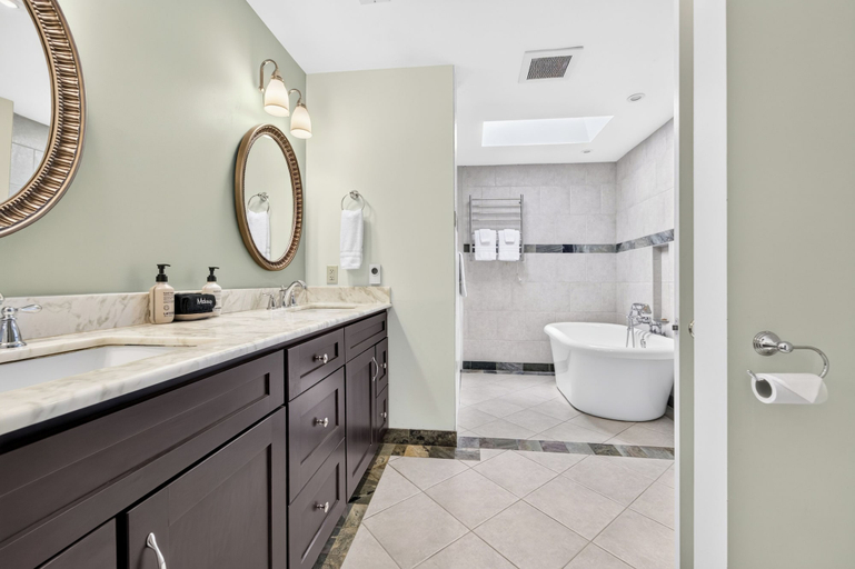 Bathroom 3, Afton Mountain Vineyards, Nelson