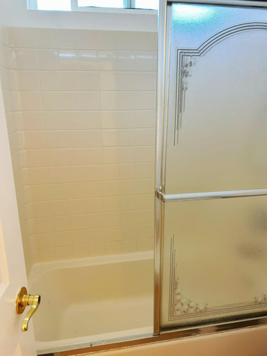Others 4, Spacious Master Suite Private Bath Walk-In Closet, Riverside