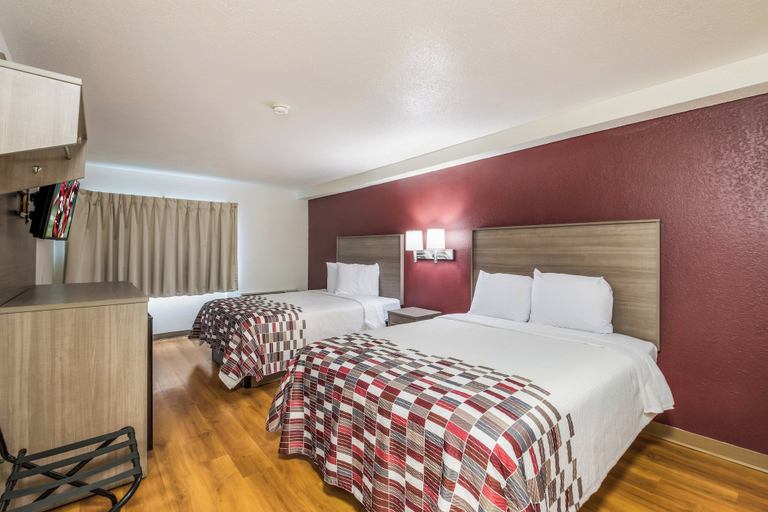 Bedroom 3, Red Roof Inn Rochester – Airport, Monroe