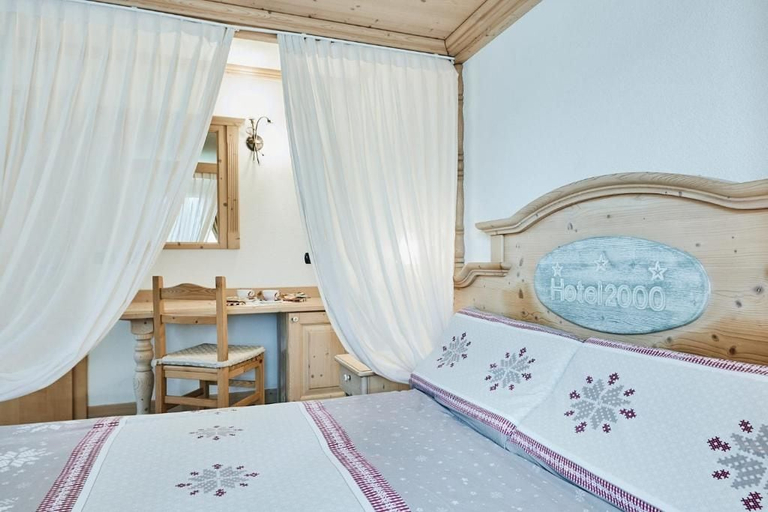Bedroom 3, Albergo 2000, Sondrio