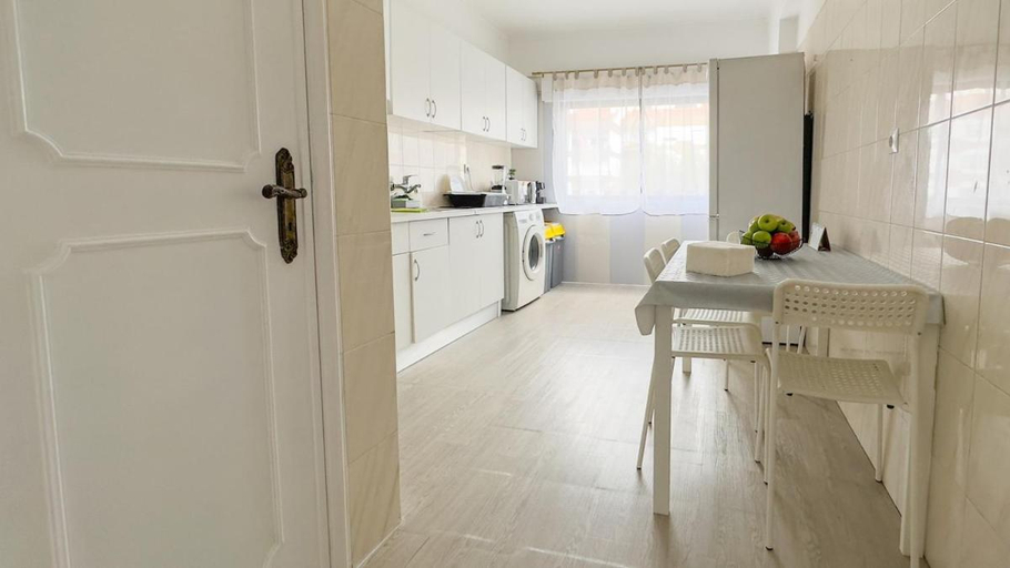 Others 5, QUARTO PRIVADO LISBOA, Sintra